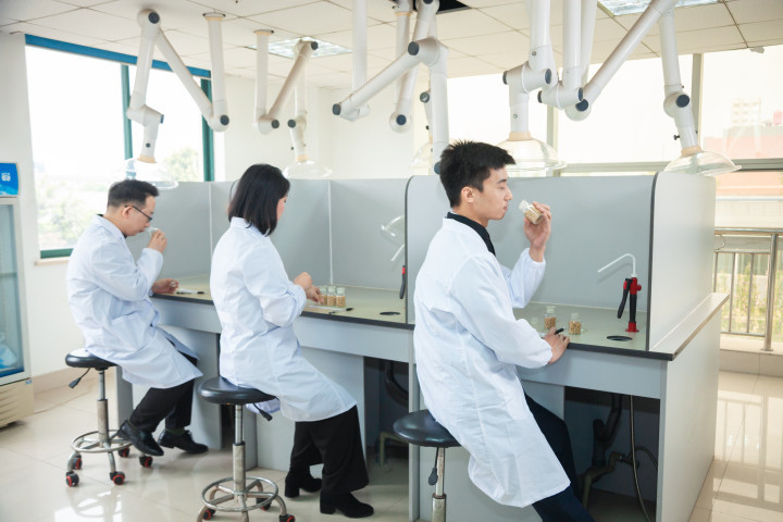 chất lượng Hương vị sữa cho thức ăn động vật nhà máy sản xuất
